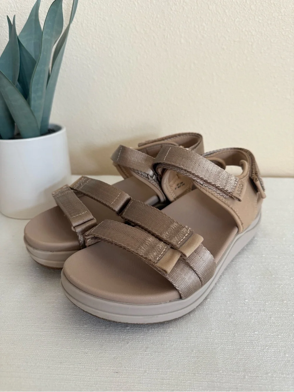 New ABEO Beige Leather Adjustable Strap Comfy Sandals